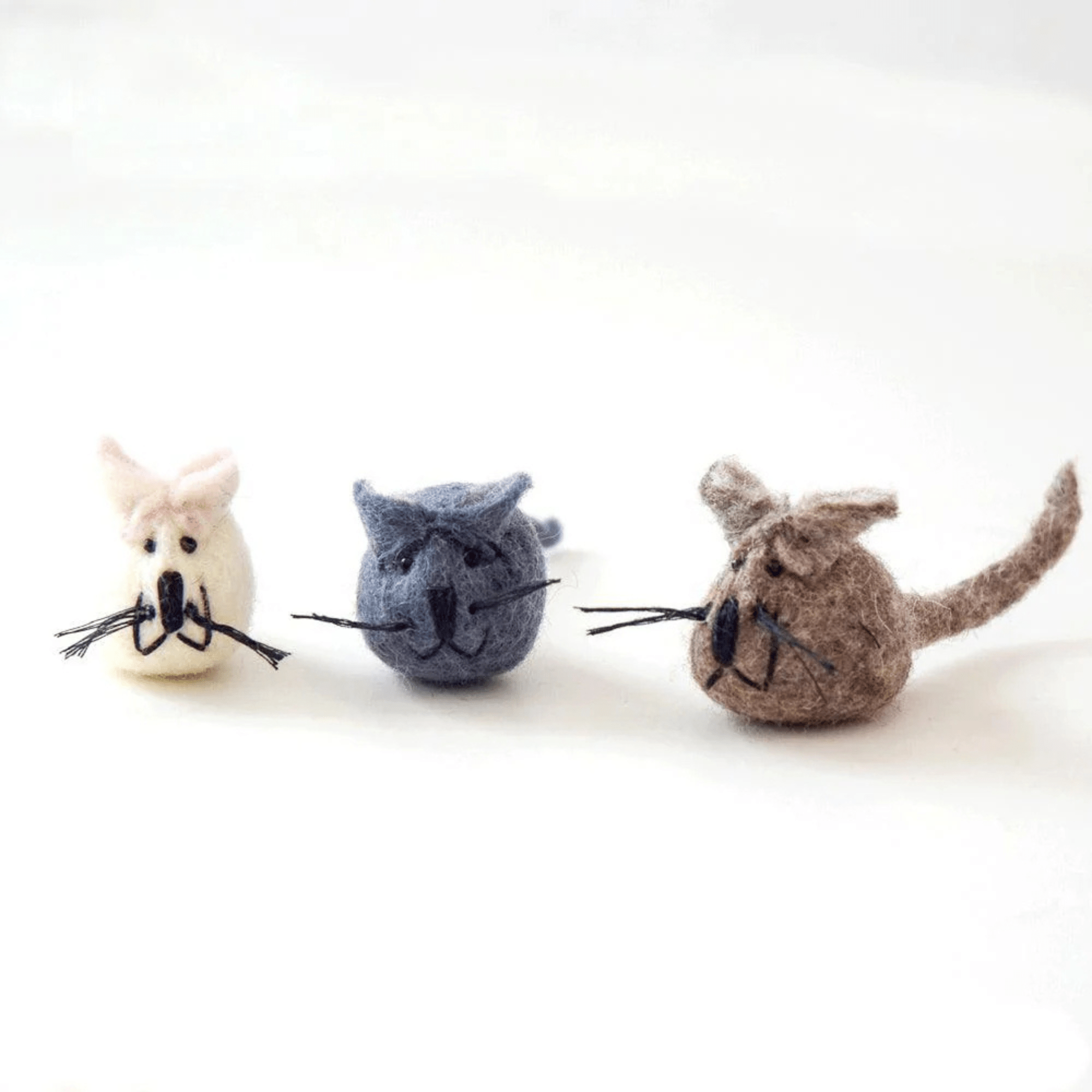 Handmade Felt Mouse Toy - Grey - Pryde Pets | prydepets.com