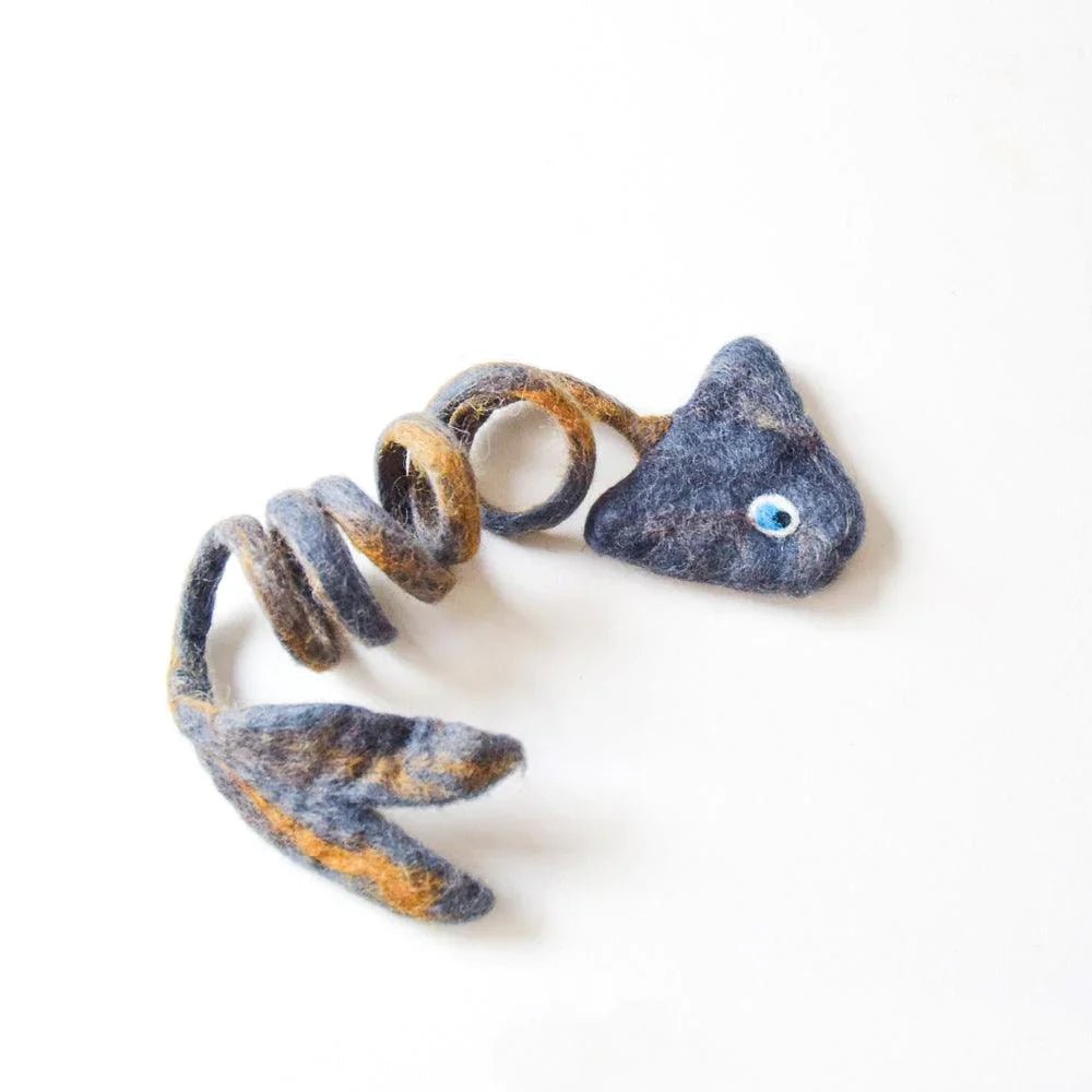 Handmade Felt Fish Spring Cat Toy - Grey - Pryde Pets | prydepets.com